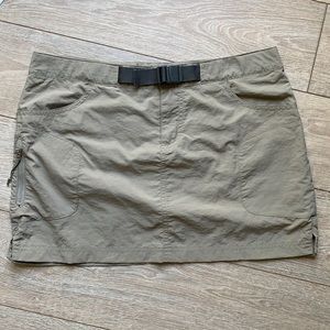Columbia Omni-Wick Skirt size 8 - like new